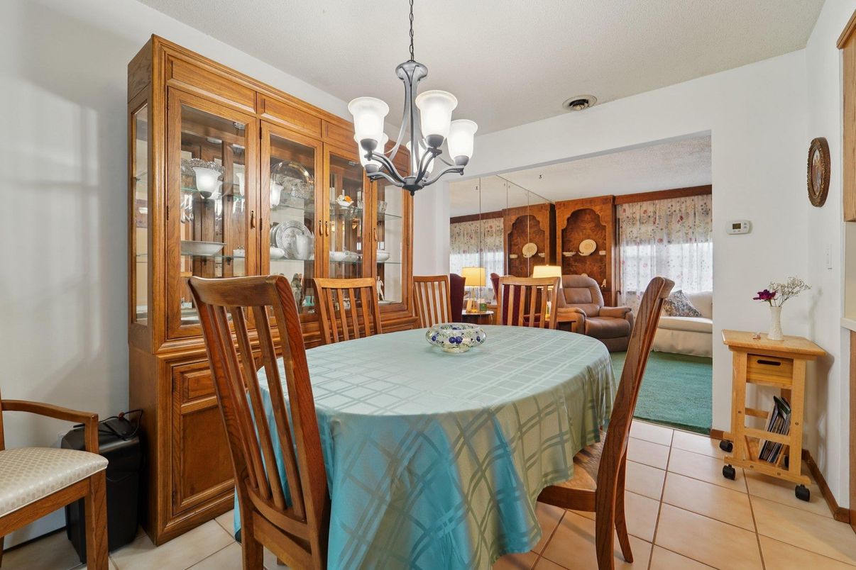 Chandelier, Dining room, Interior