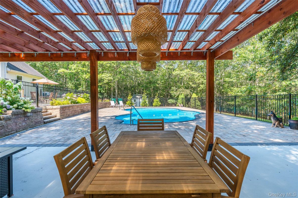 Exterior, Pool