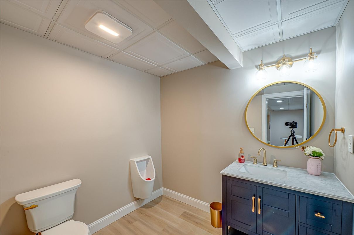 Bathroom, Interior, Recessed Lighting, Wood Texture Flooring