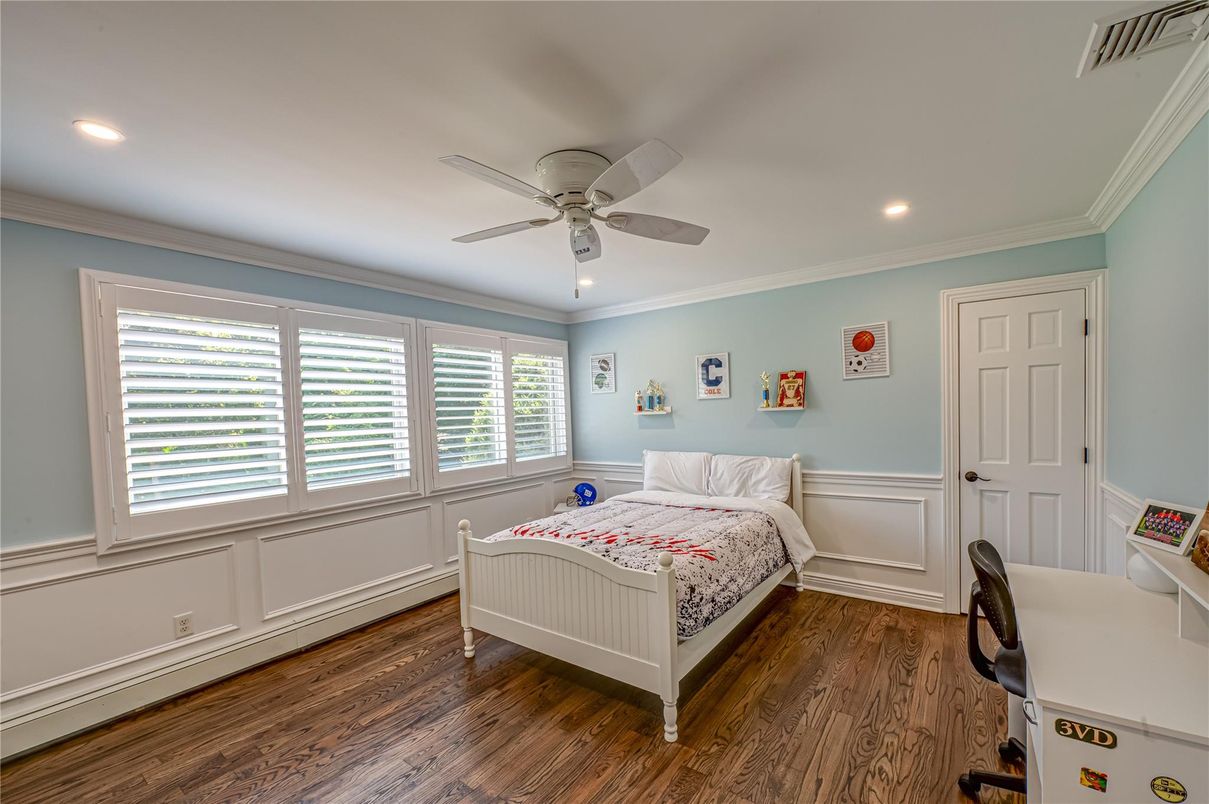 Bedroom, Home Office, Interior, Recessed Lighting, Wood Texture Flooring