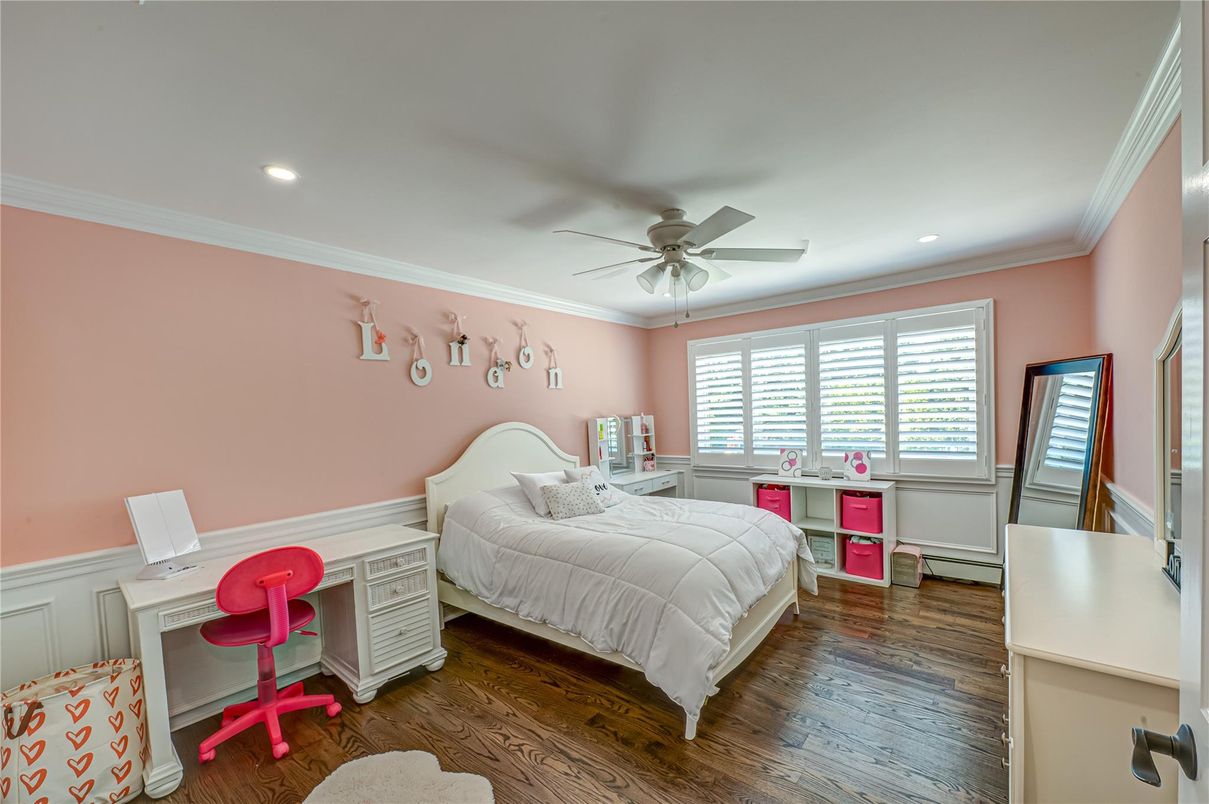 Bedroom, Home Office, Interior, Recessed Lighting, Wood Texture Flooring