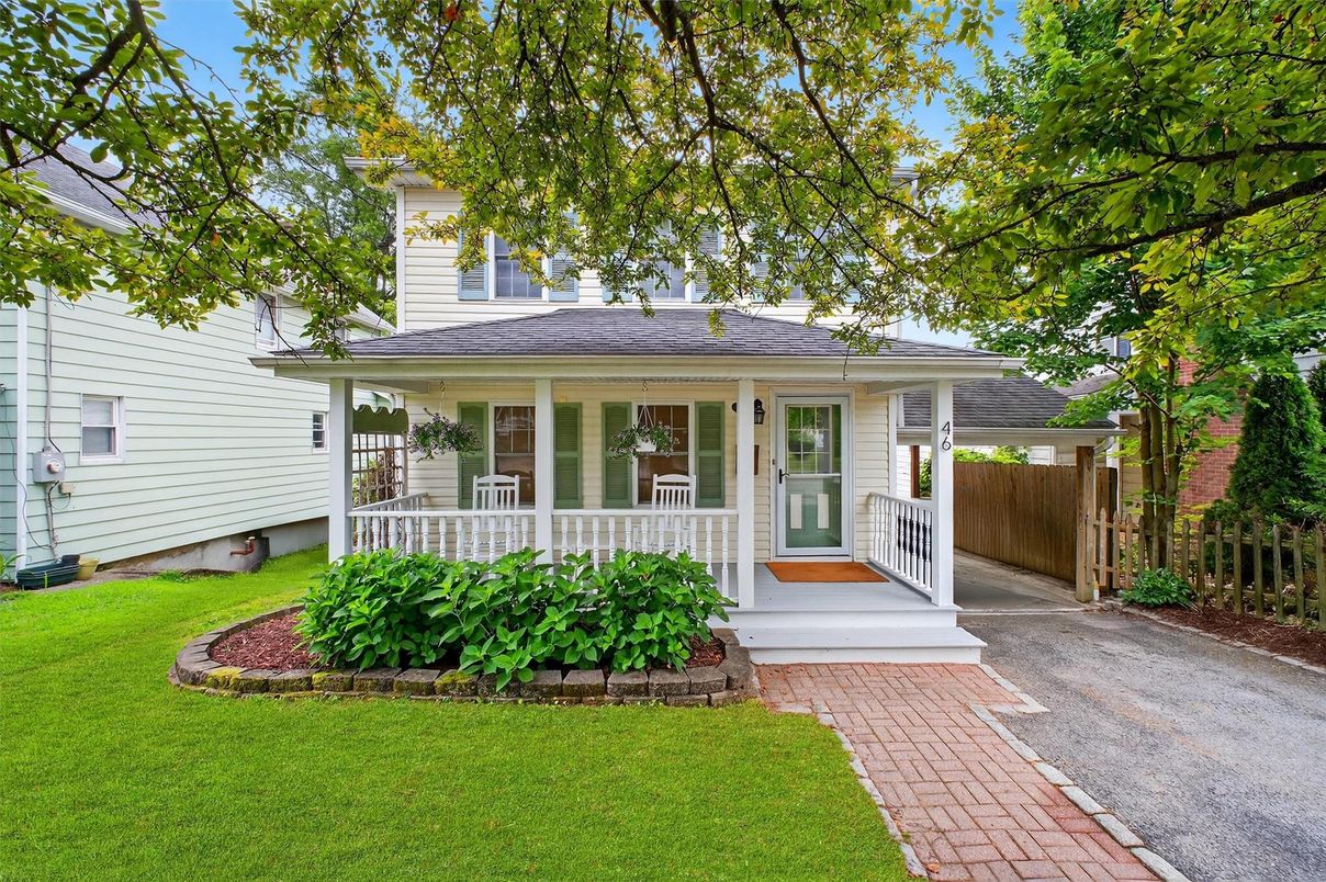 Exterior, Facade, Cape Cod