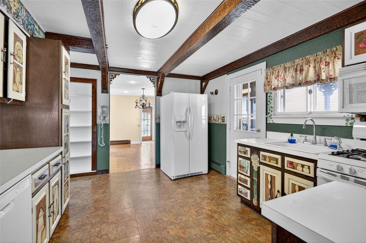 Chandelier, Interior, Kitchen, Recessed Lighting, Wooden Beams
