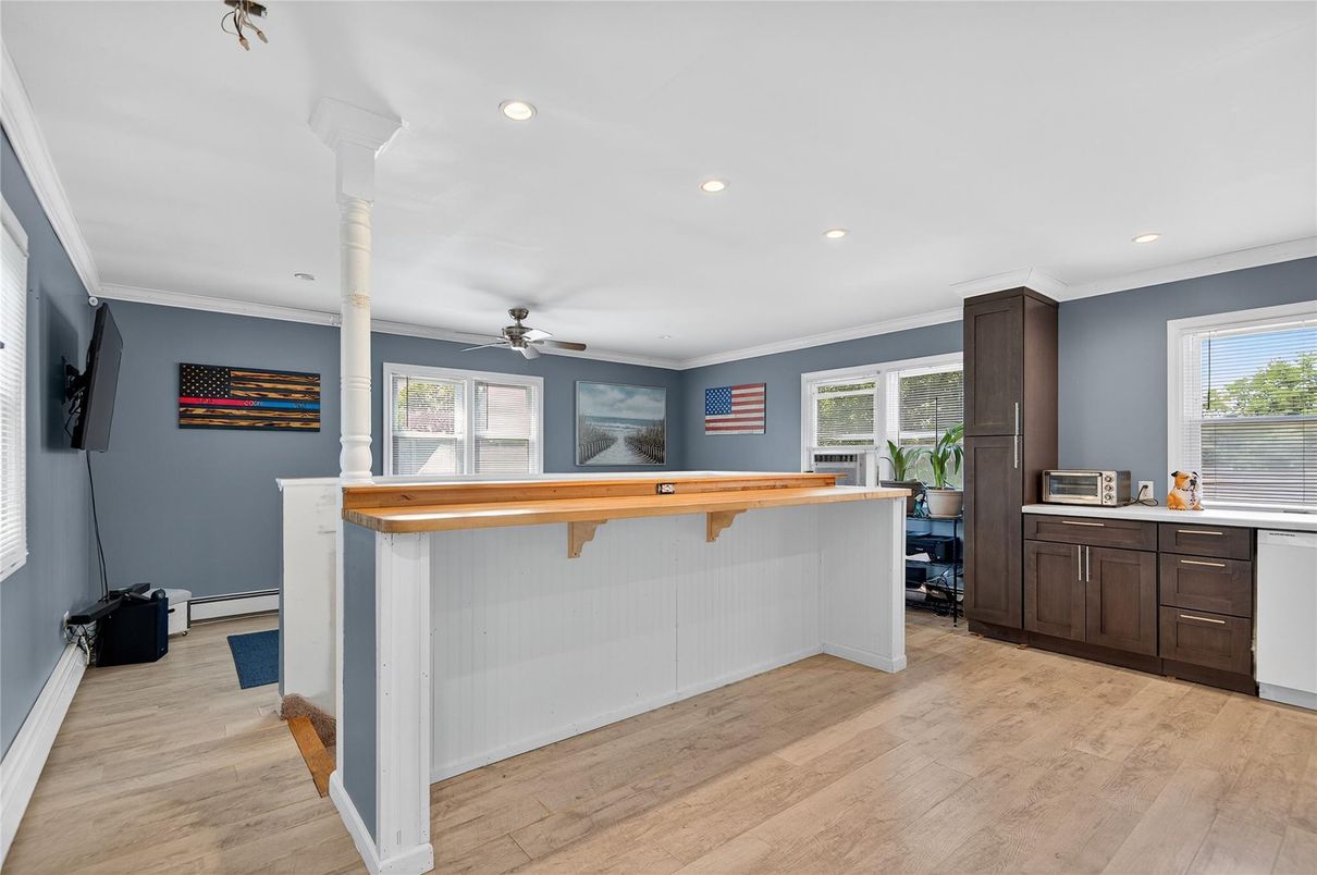 Interior, Kitchen, Recessed Lighting, Wood Texture Flooring