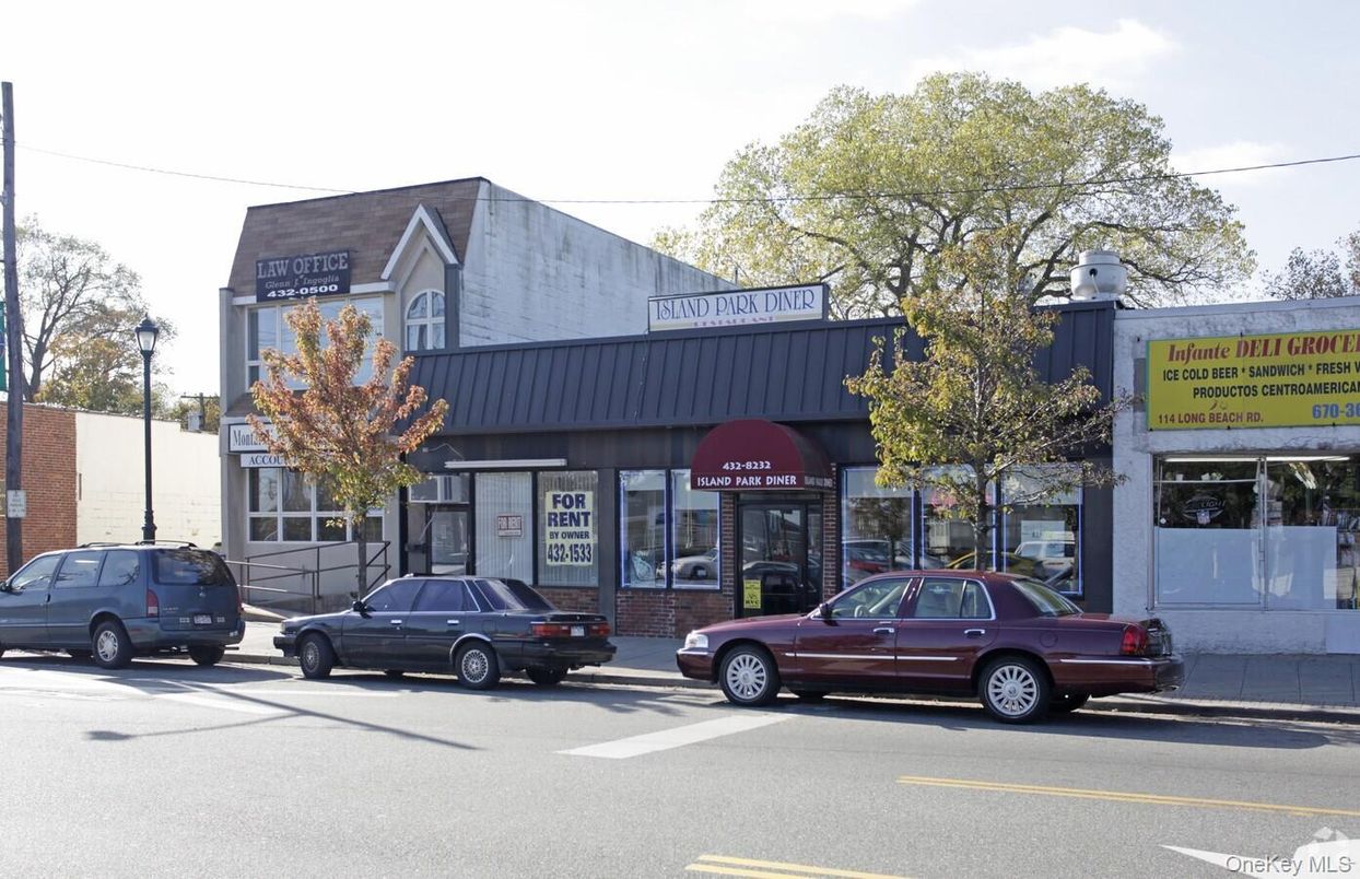 Exterior, Facade, None