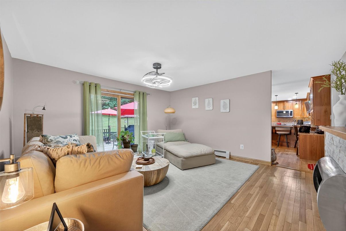 Interior, Kitchen, Living room, Pendant Lights, Stainless Steel Appliances, Wood Texture Flooring