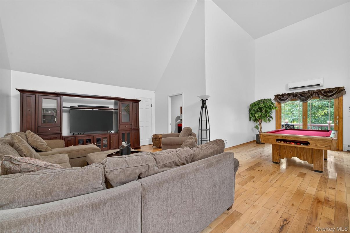 Billiard Table, Game Room, Interior, Living room, Wood Texture Flooring