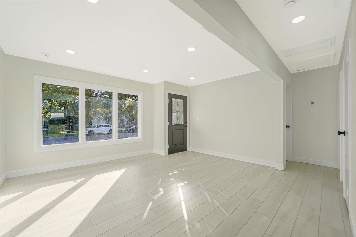Empty room, Interior, Recessed Lighting, Wood Texture Flooring
