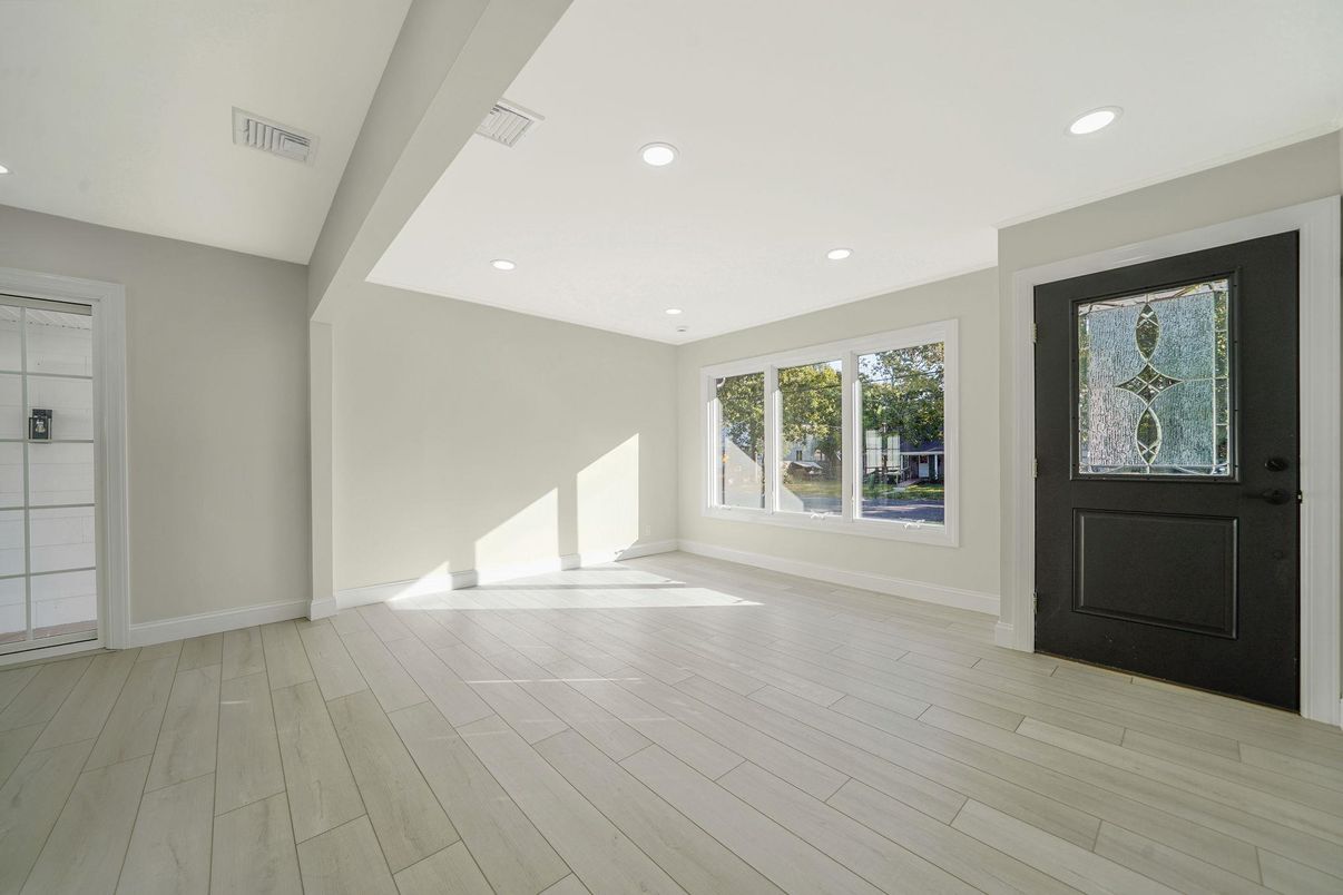 Empty room, Interior, Recessed Lighting, Wood Texture Flooring
