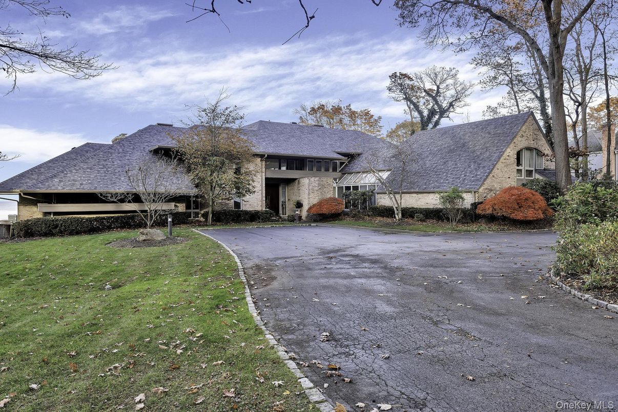 Backyard, Exterior, Facade, French Provincial