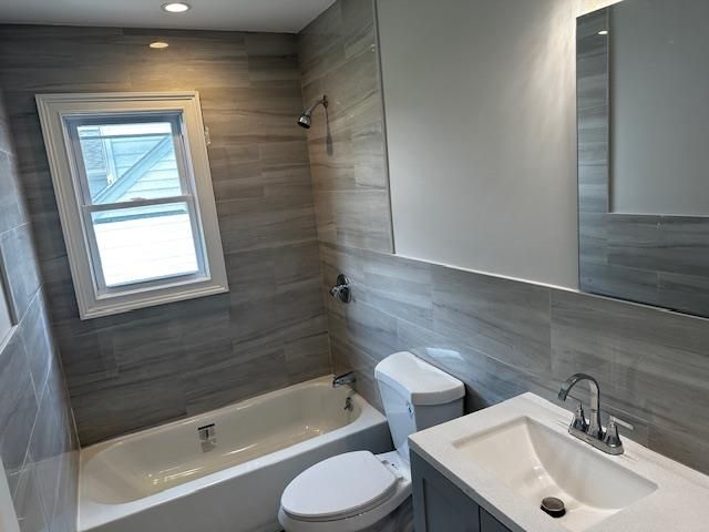 Bathroom, Interior, Recessed Lighting, Wooden Walls