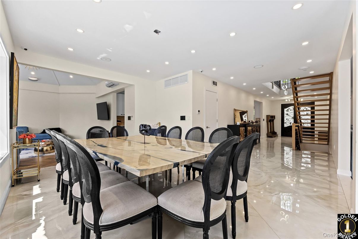 Dining room, Interior, Recessed Lighting