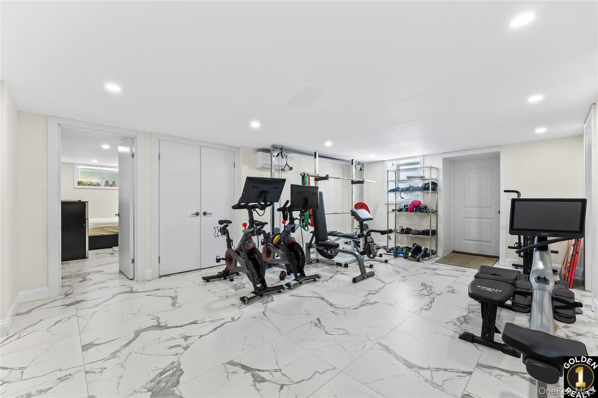 Fitness Equipment, Interior, Marble, Recessed Lighting