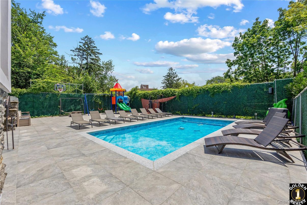 Exterior, Playground, Pool