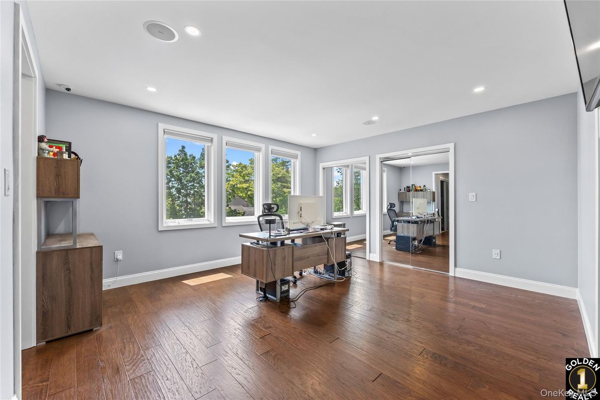 Home Office, Interior, Recessed Lighting, Wood Texture Flooring