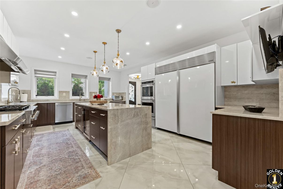 Interior, Kitchen, Pendant Lights, Recessed Lighting, Stainless Steel Appliances