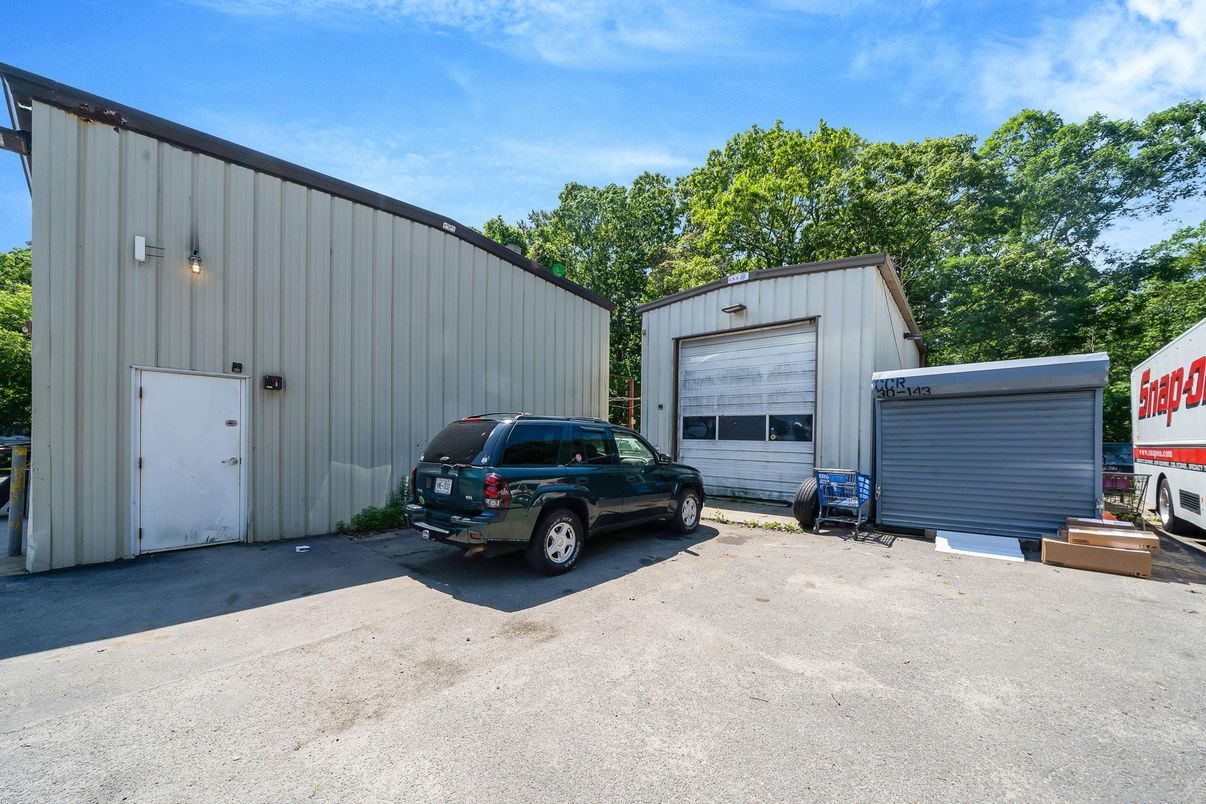 Detached Garage, Exterior