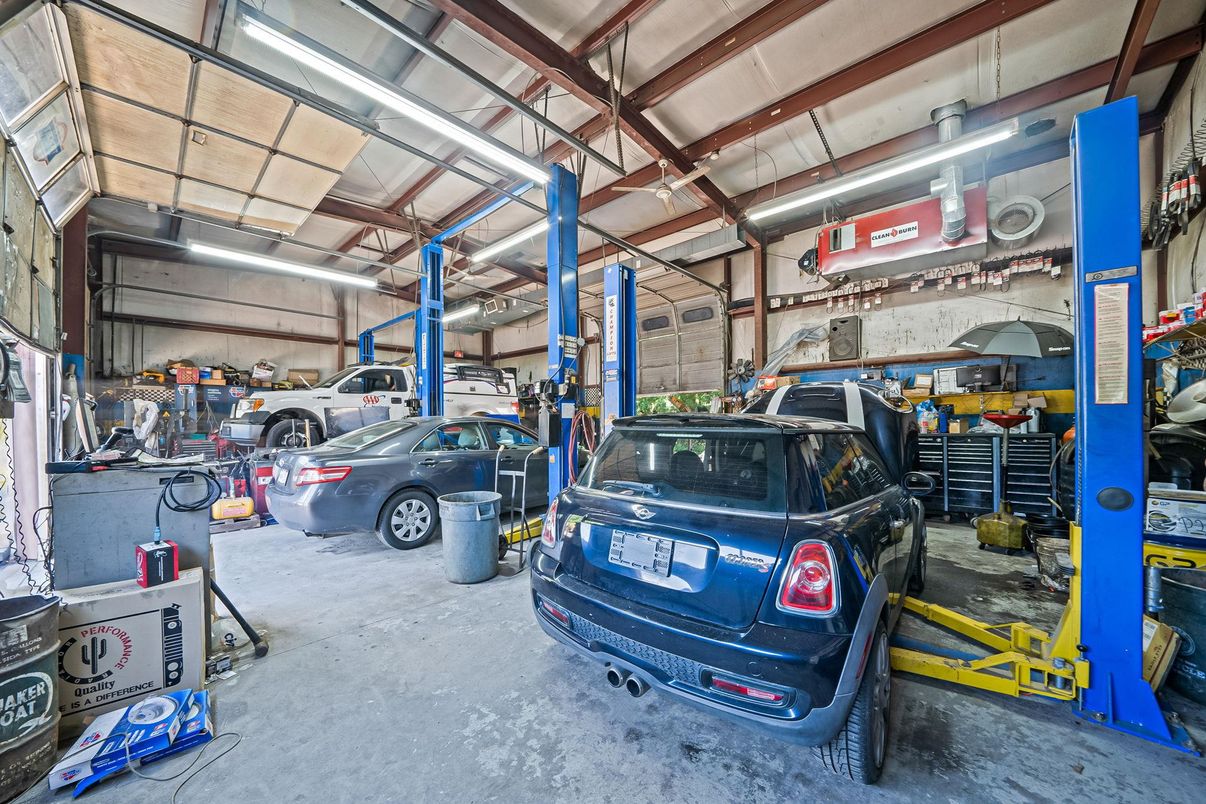 Garage, Interior