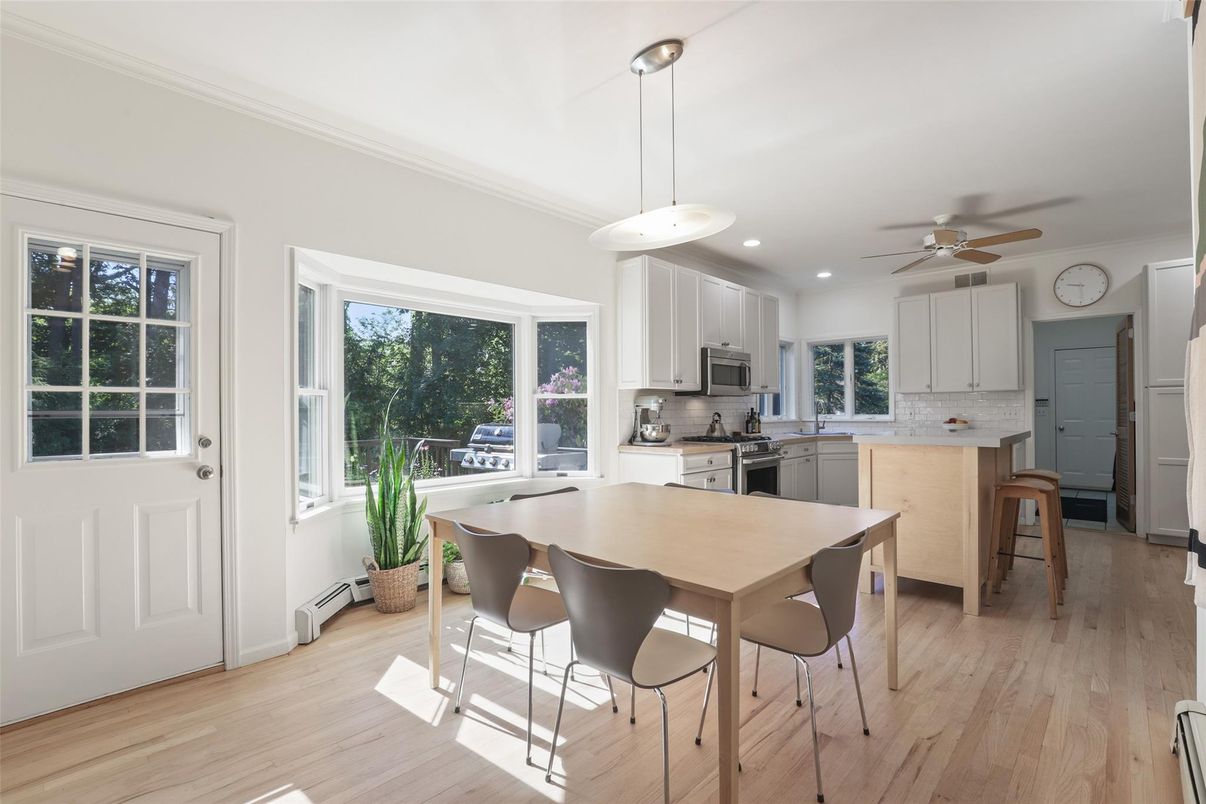 Dining room, Interior, Kitchen, Pendant Lights, Recessed Lighting, Wood Texture Flooring