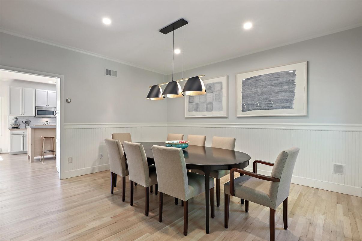 Dining room, Interior, Kitchen, Pendant Lights, Recessed Lighting, Wood Texture Flooring