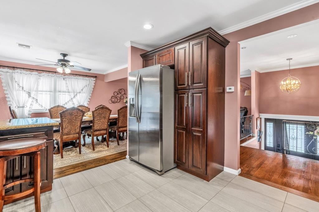 Chandelier, Dining room, Interior, Kitchen, Pendant Lights, Recessed Lighting, Wood Texture Flooring