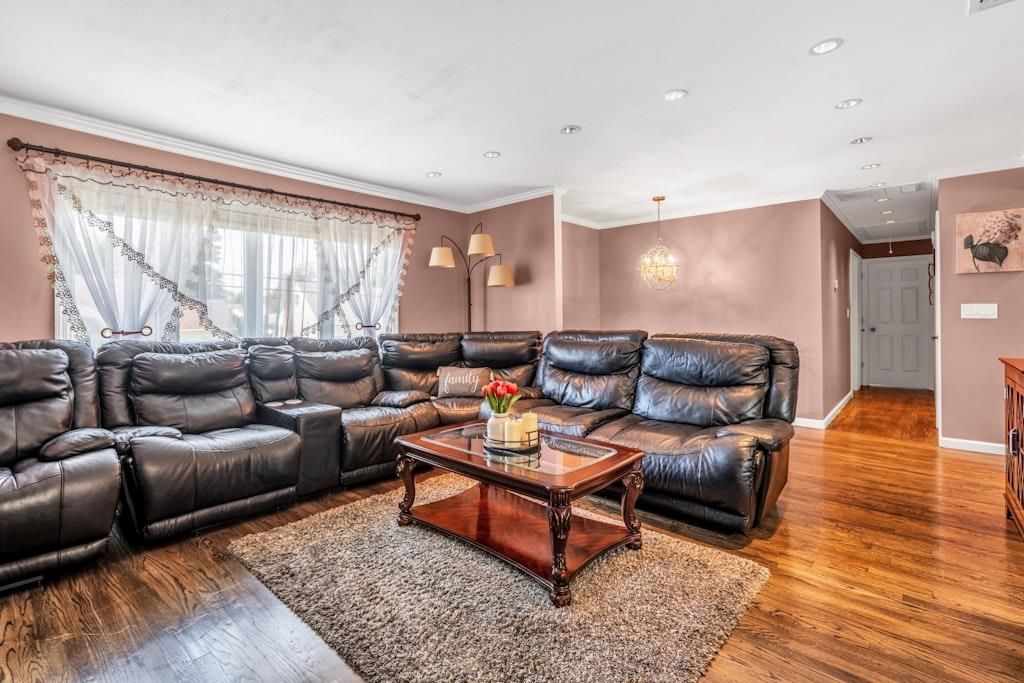 Chandelier, Interior, Living room, Recessed Lighting, Wood Texture Flooring