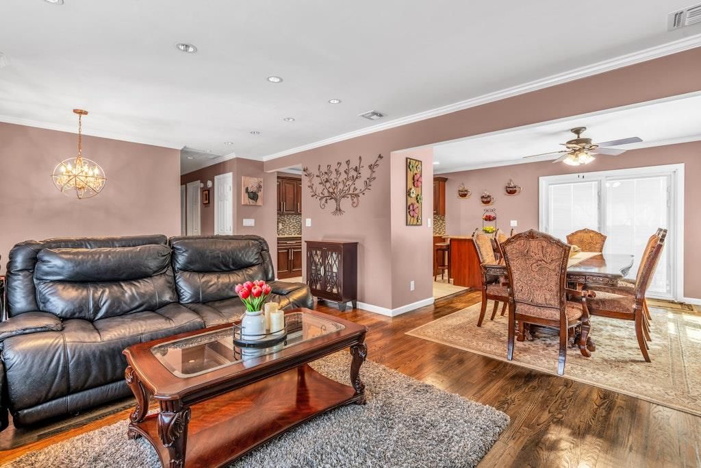 Dining room, Interior, Living room, Pendant Lights, Recessed Lighting, Wood Texture Flooring