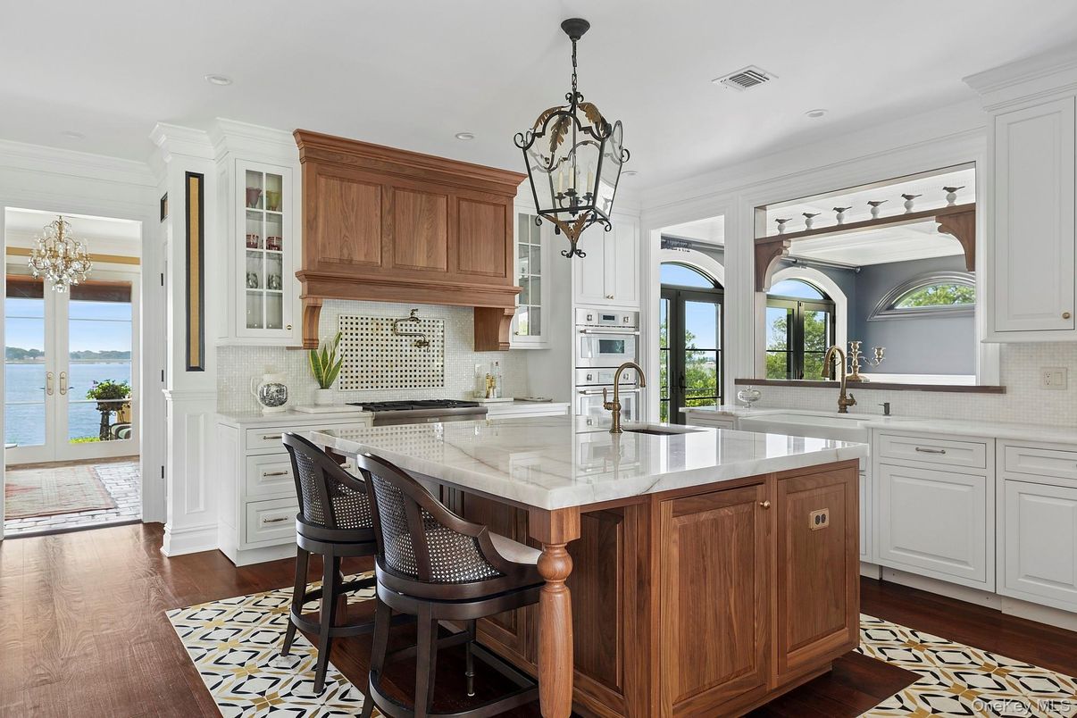 Interior, Kitchen, Pendant Lights, Recessed Lighting, Water, Wood Texture Flooring
