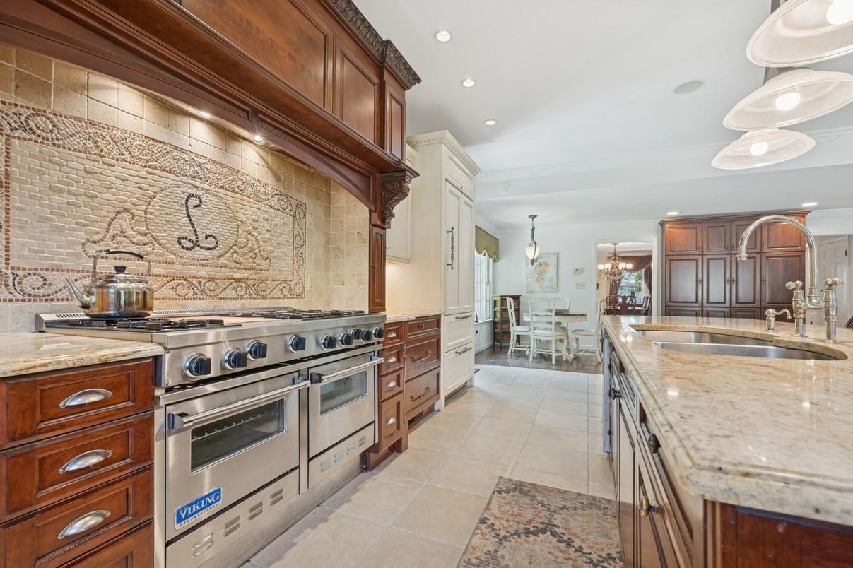 Dining room, Interior, Kitchen, Pendant Lights, Recessed Lighting, Stainless Steel Appliances