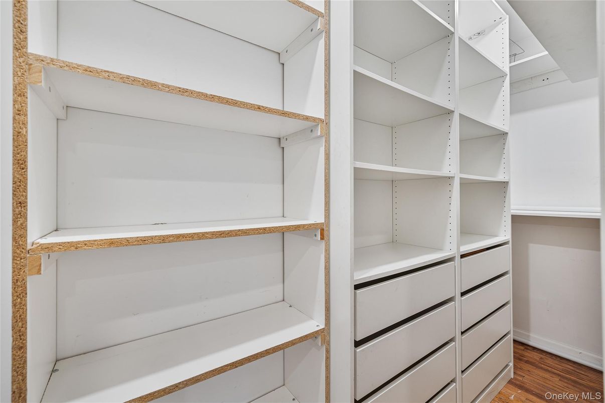 Interior, Walk-in Closets, Wood Texture Flooring