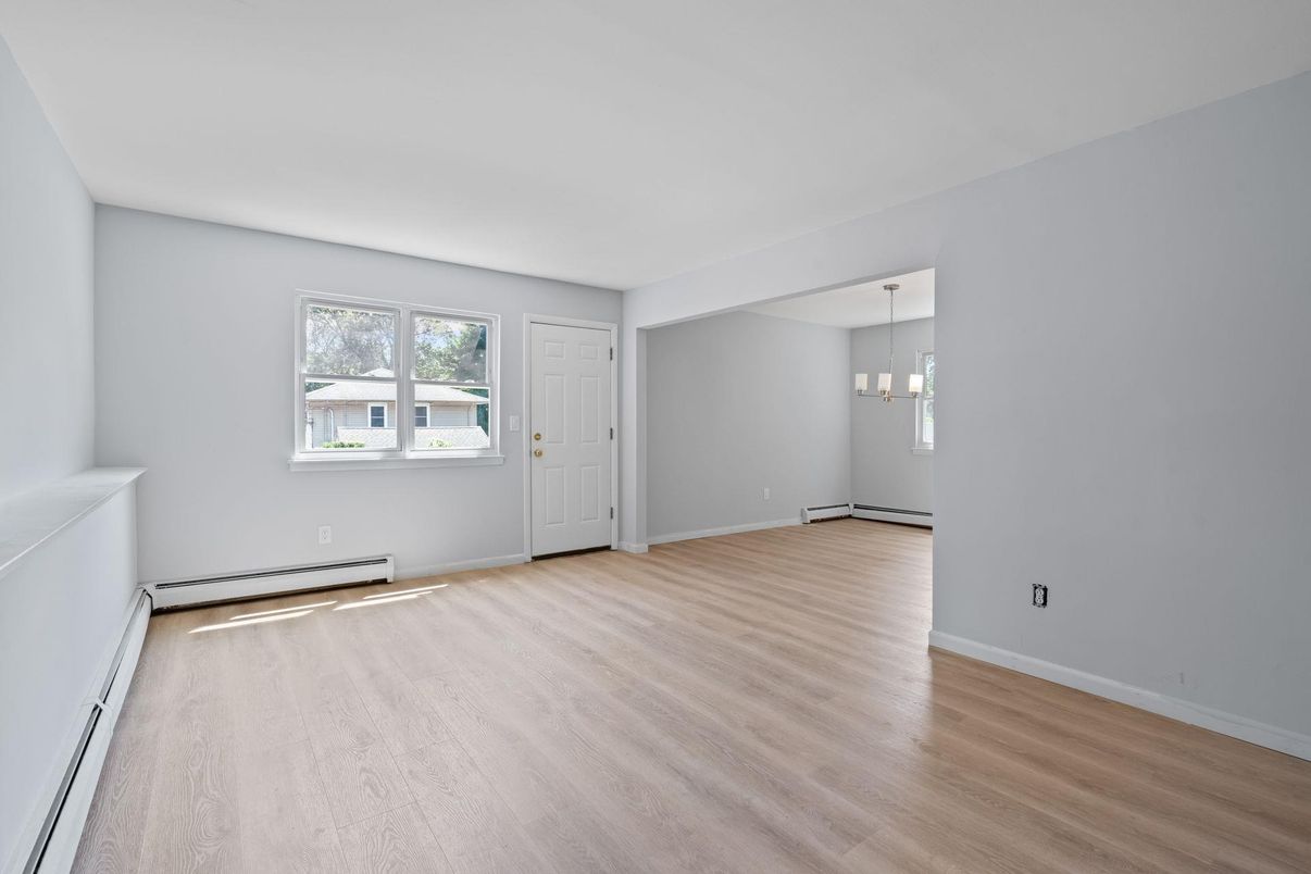 Empty room, Interior, Pendant Lights, Wood Texture Flooring
