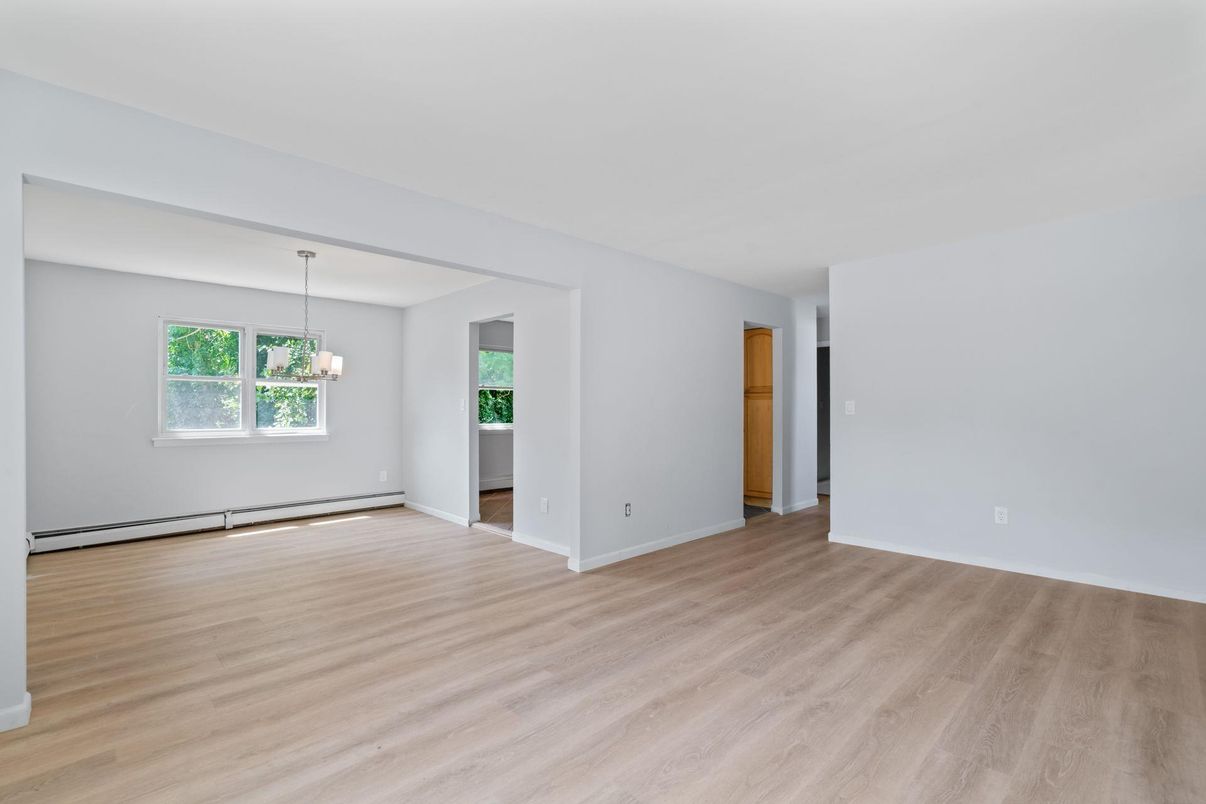Empty room, Interior, Pendant Lights, Wood Texture Flooring