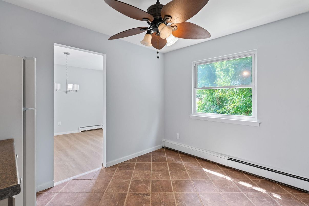 Empty room, Interior, Pendant Lights, Wood Texture Flooring