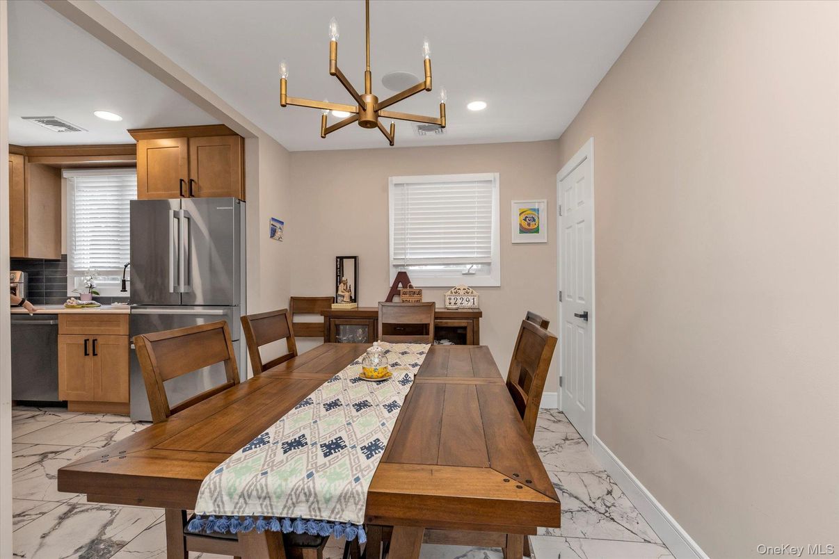 Dining room, Interior, Kitchen, Marble, Pendant Lights, Recessed Lighting
