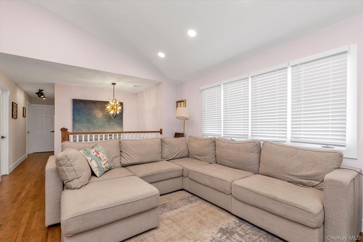 Interior, Living room, Pendant Lights, Recessed Lighting, Wood Texture Flooring
