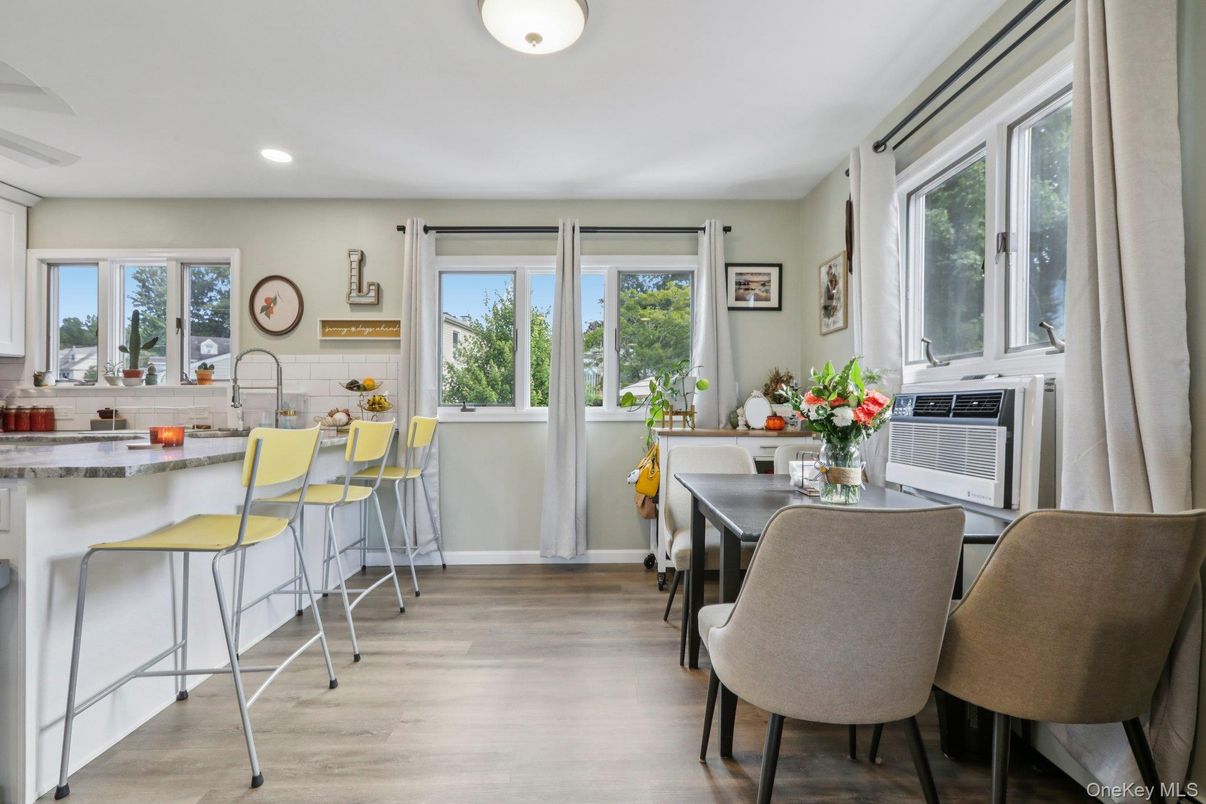 Dining room, Interior, Kitchen, Recessed Lighting, Wood Texture Flooring