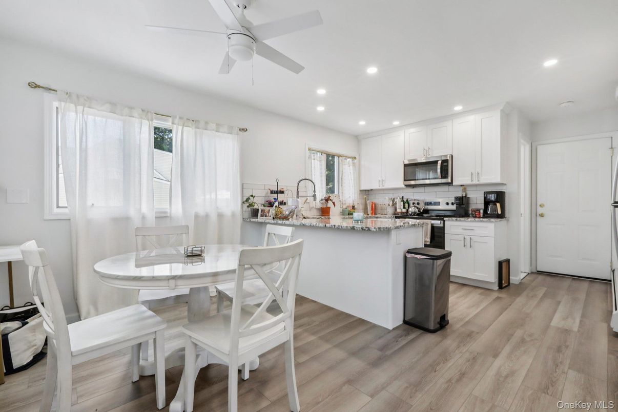Dining room, Interior, Kitchen, Recessed Lighting, Wood Texture Flooring