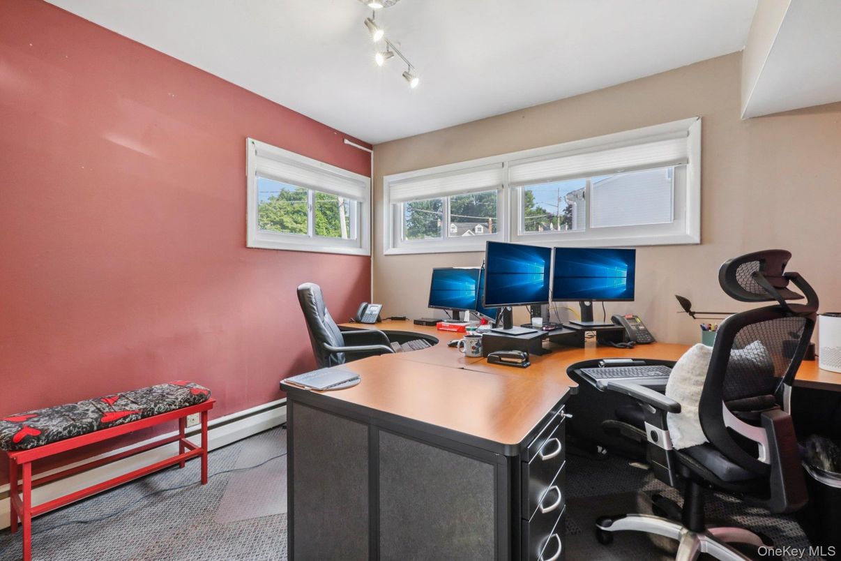Home Office, Interior