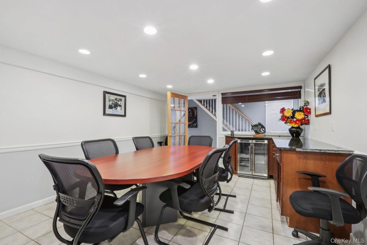 Dining room, Interior, Recessed Lighting