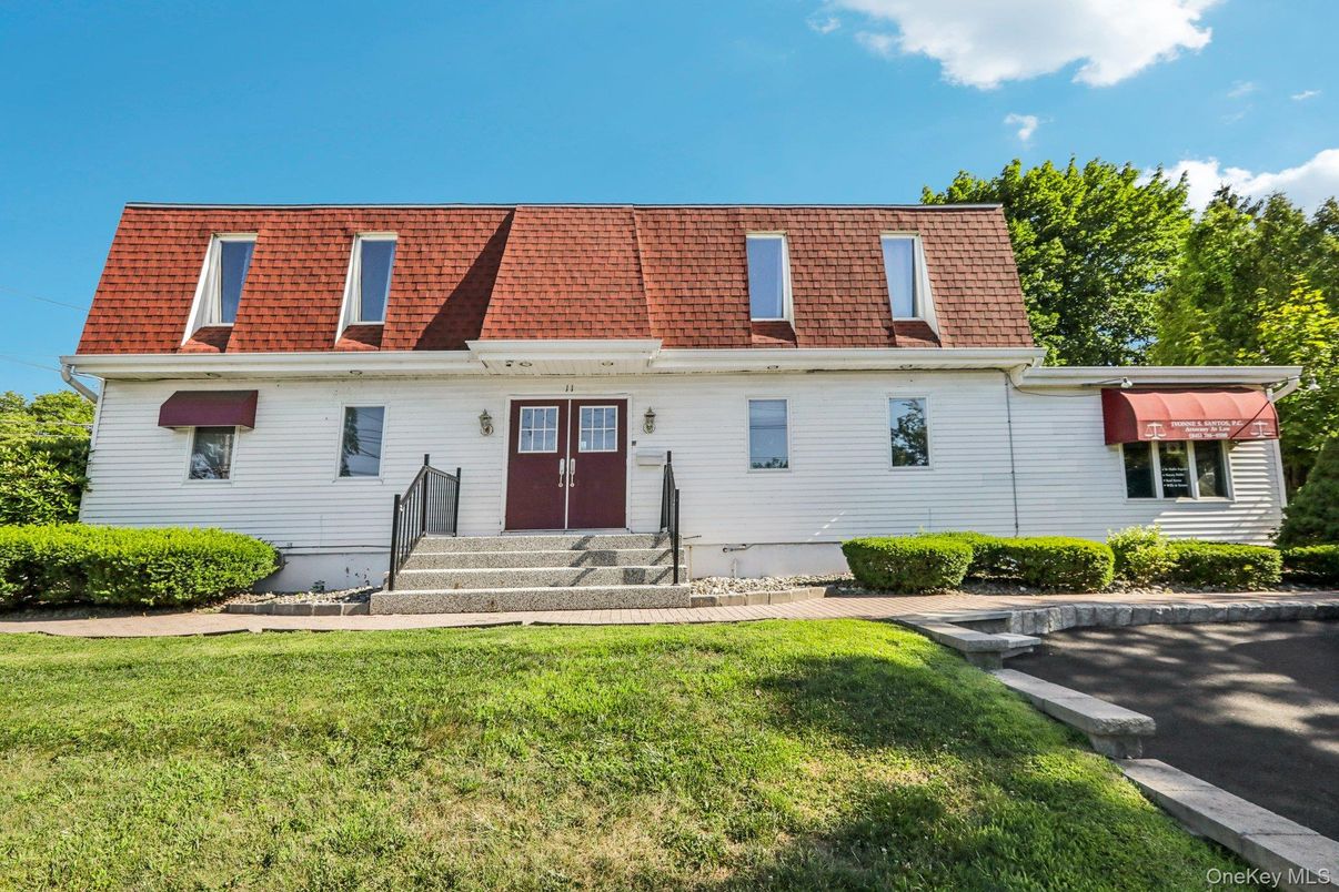 Exterior, Facade, Cape Cod