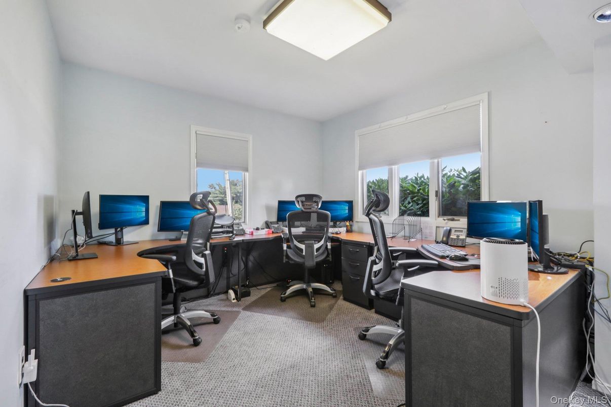 Home Office, Interior
