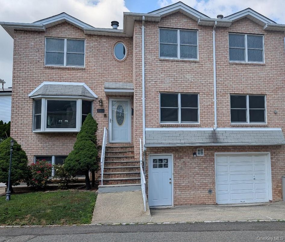 Attached, Exterior, Facade, Brick Facade, Rowhouse