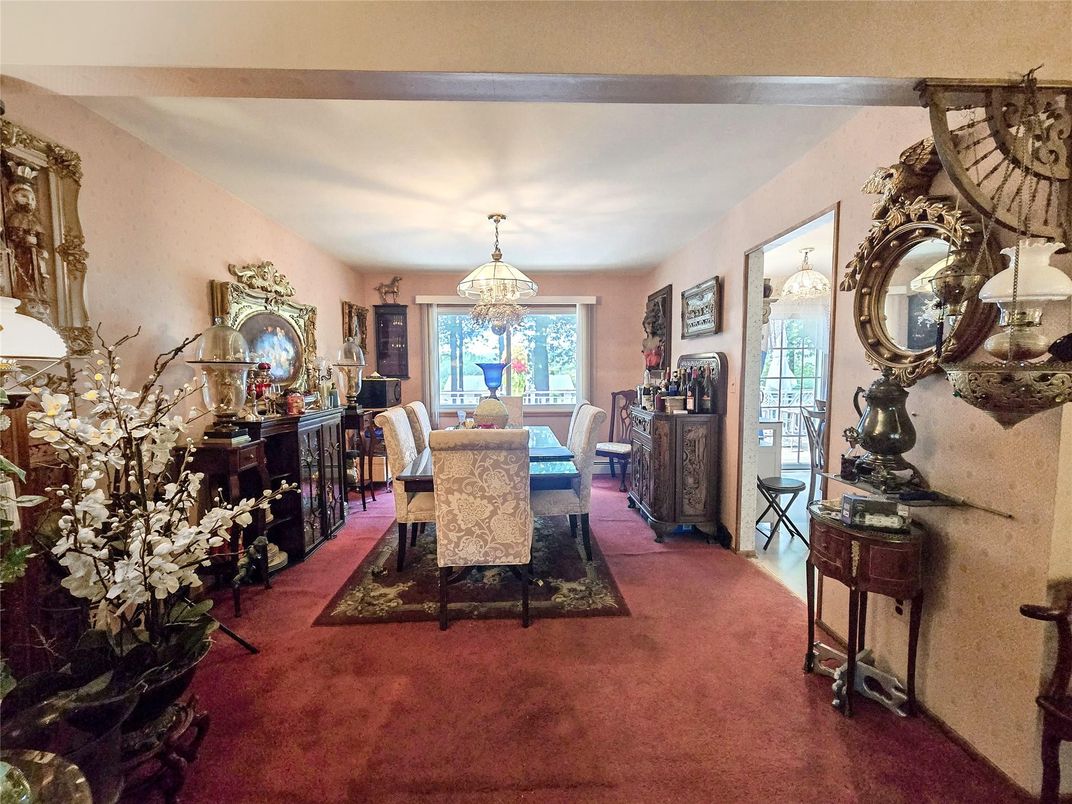 Chandelier, Dining room, Interior, Living room