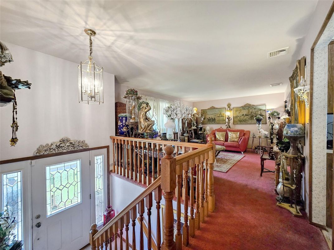 Chandelier, Interior, Living room, Pendant Lights