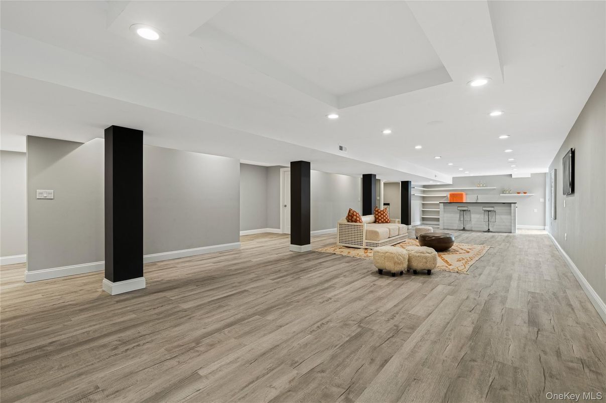 Interior, Recessed Lighting, Wood Texture Flooring