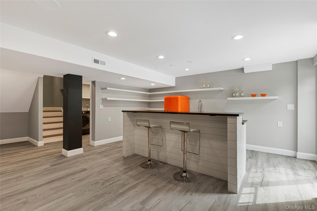 Interior, Recessed Lighting, Wood Texture Flooring