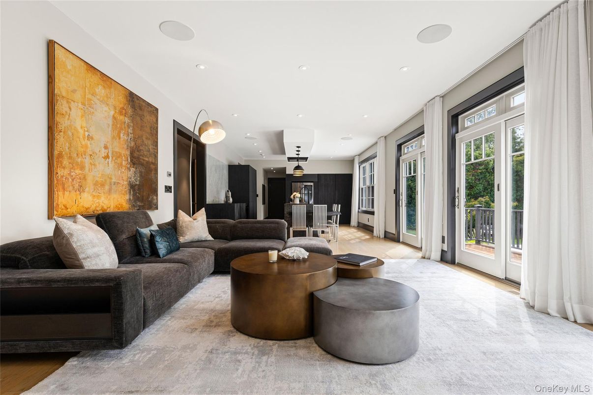 Dining room, Interior, Living room, Pendant Lights, Recessed Lighting