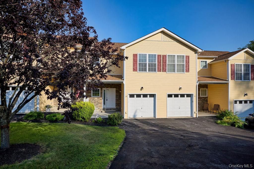 Attached, Exterior, Facade, Split Level