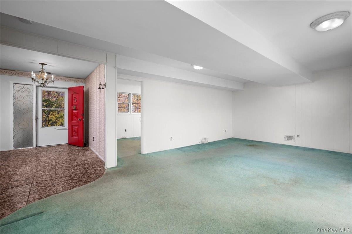 Chandelier, Empty room, Interior, Recessed Lighting