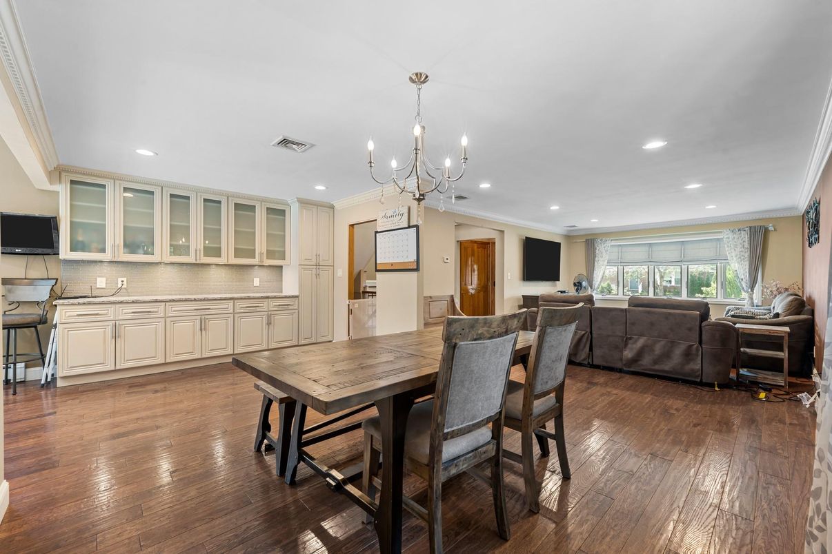 Chandelier, Dining room, Interior, Kitchen, Living room, Recessed Lighting, Wood Texture Flooring